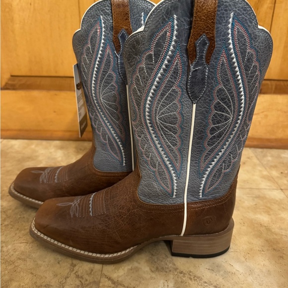 Ariat Woman’s PrimeTime Square Toe Western Boots - Picture 1 of 7